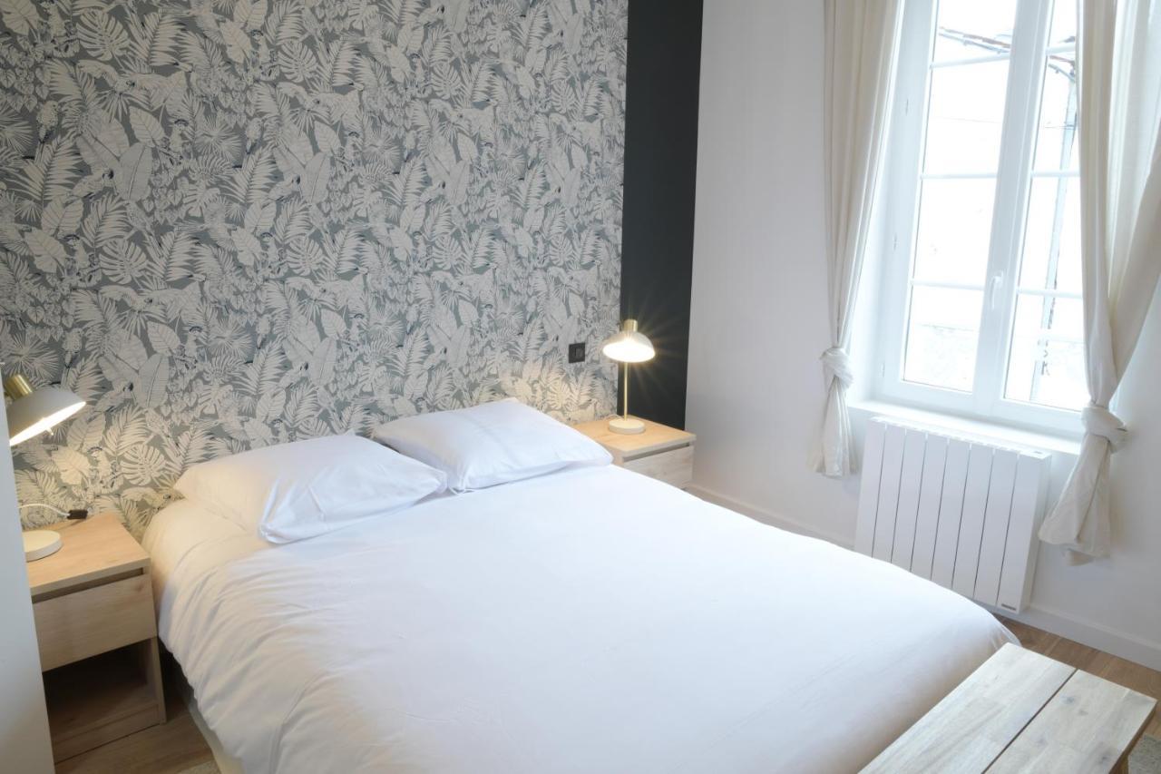 Apartamento T3 de charme situé en hyper centre avec wifi, netflix, linge, draps, savons et serviettes fournis Cognac Habitación foto