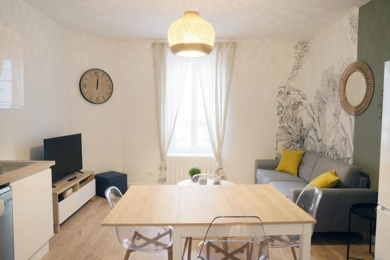 Apartamento T3 de charme situé en hyper centre avec wifi, netflix, linge, draps, savons et serviettes fournis Cognac Habitación foto